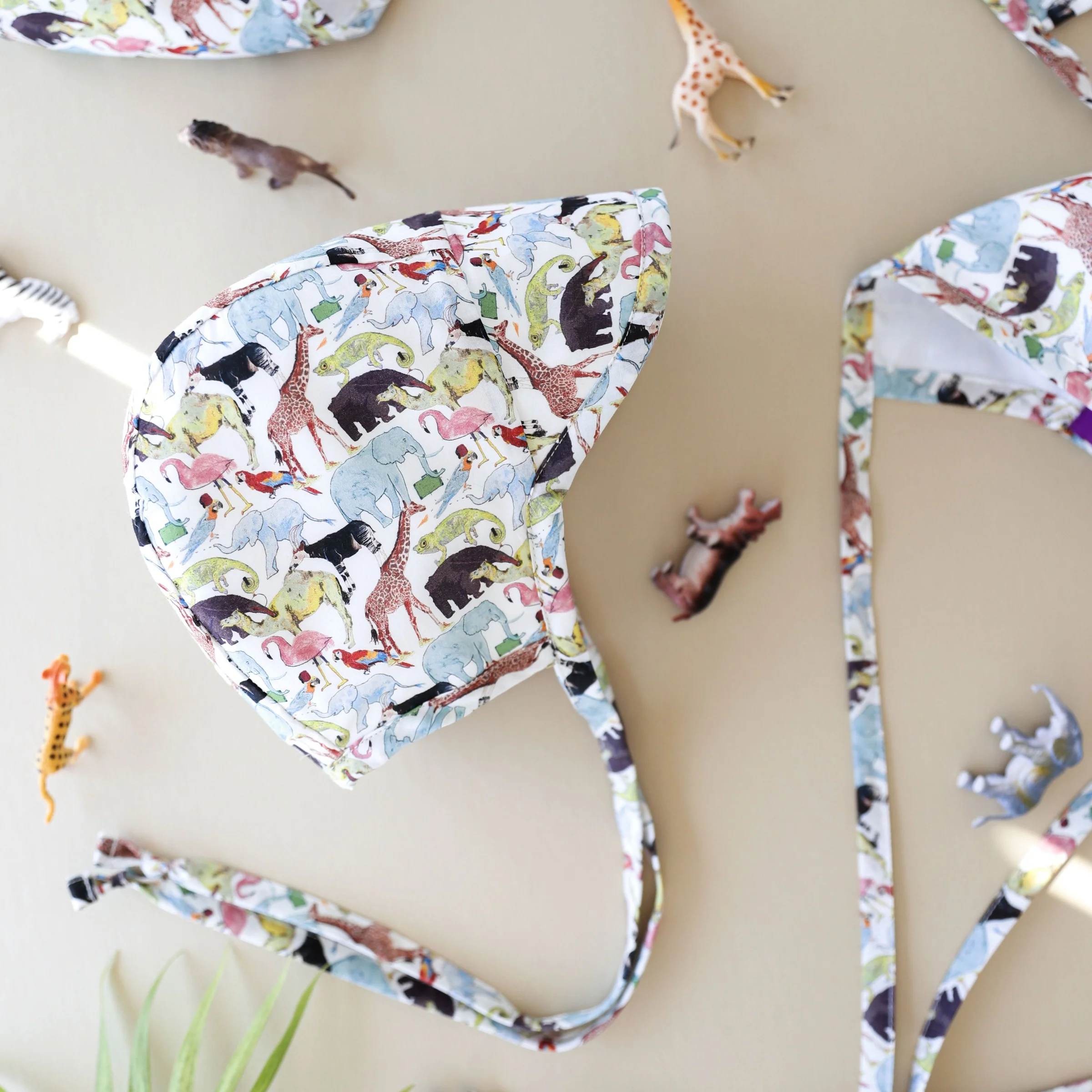 Brimmed Queue for the Zoo Bonnet Cotton-Lined Made with Liberty® Fabric - Image 3